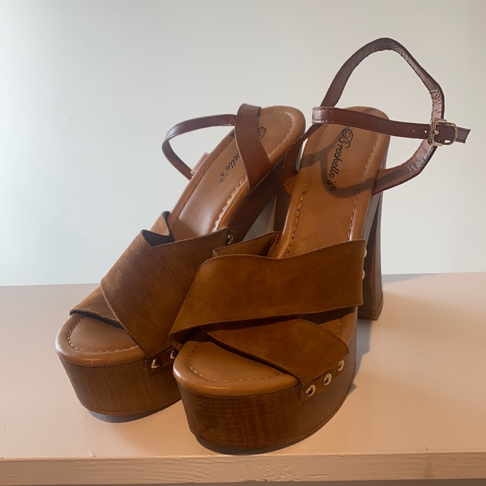 Wooden heel